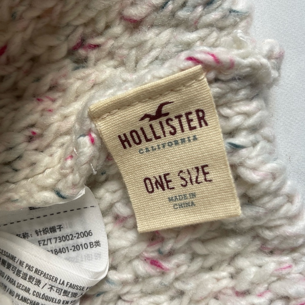 Hollister Ski Hat - Picture 2 of 2